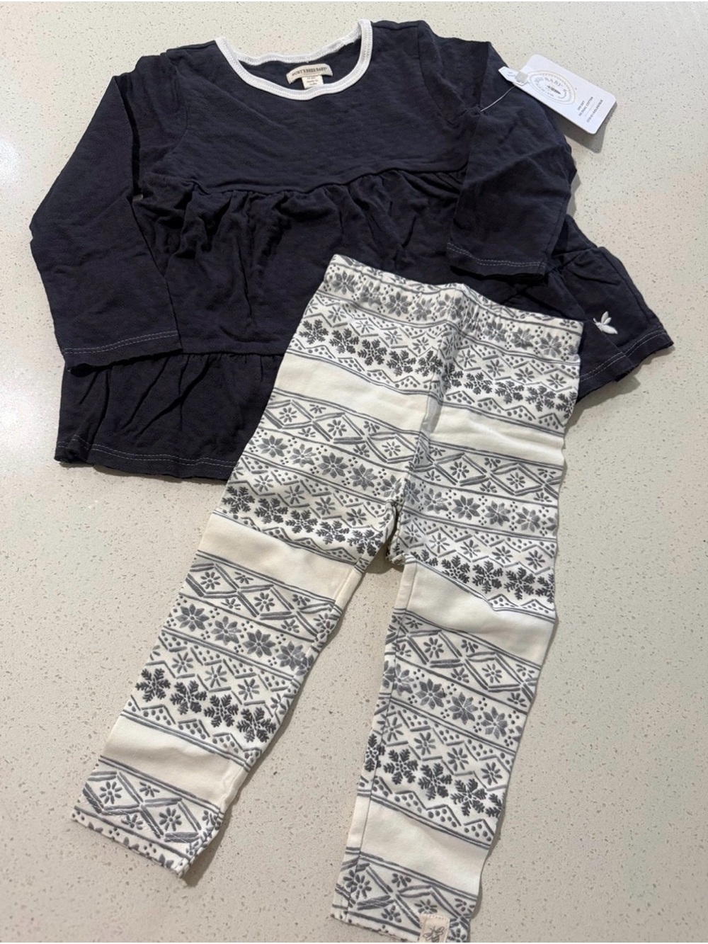 Burt’s bees baby 2-piece set. 24 months. NEW